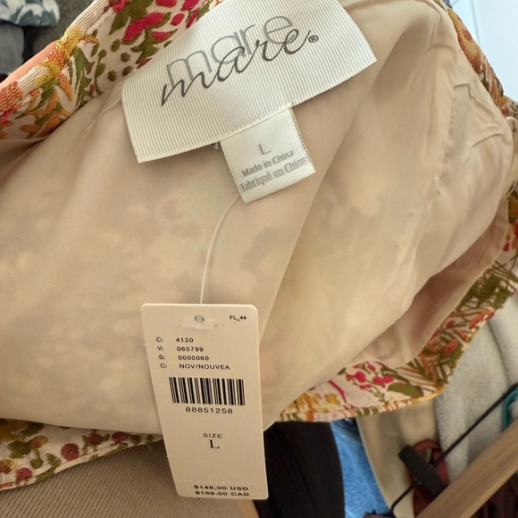 Floral Embroidered Mini Skirt - Picture 4 of 6